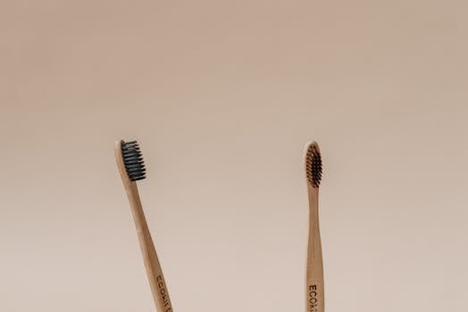 Choosing the Right Toothbrush: Soft vs. Hard Bristles Explained